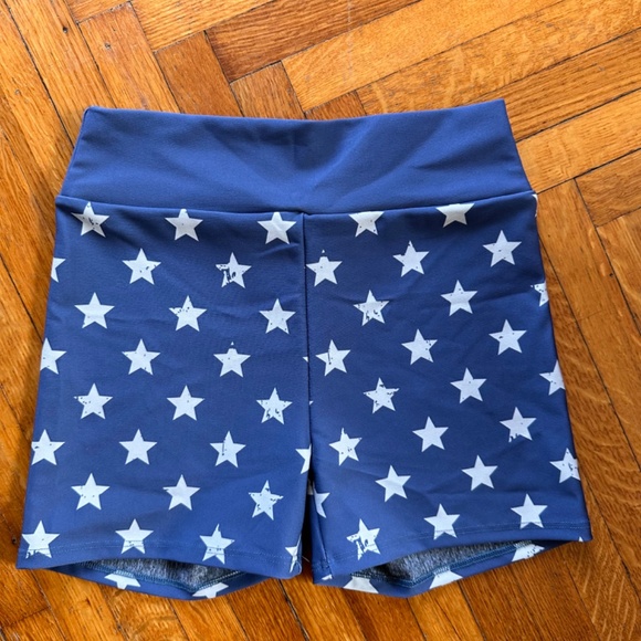 Sugarlulu star pattern shorts NWOT - Picture 2 of 3